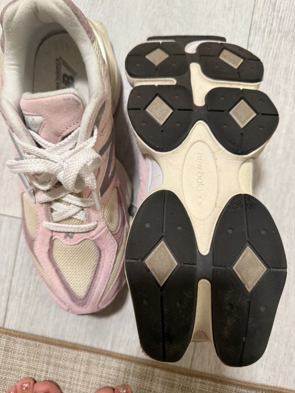 New Balance 9060 Sneakers, Size 8.5 - Picture 4 of 7